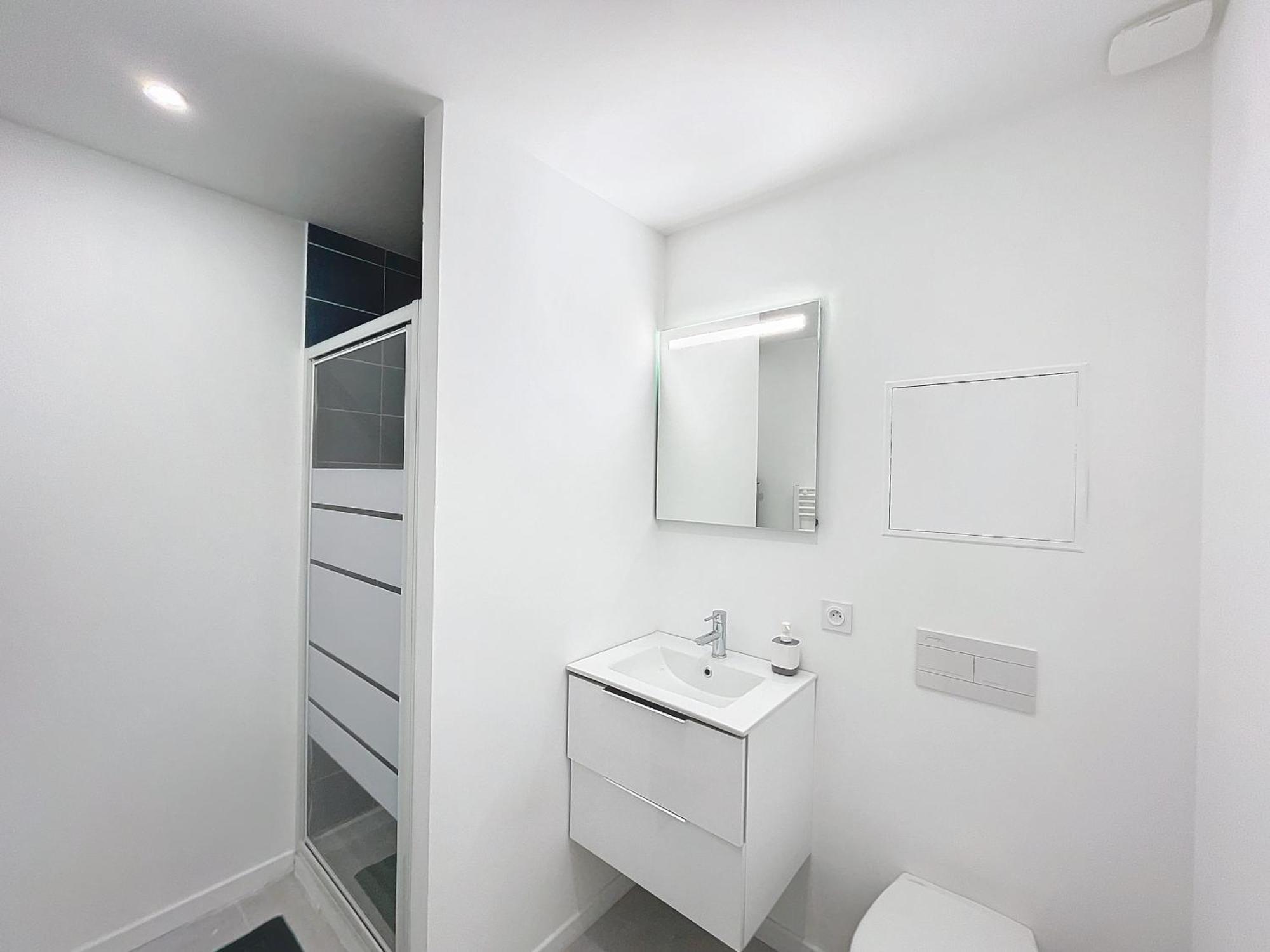 Eclat Apartment